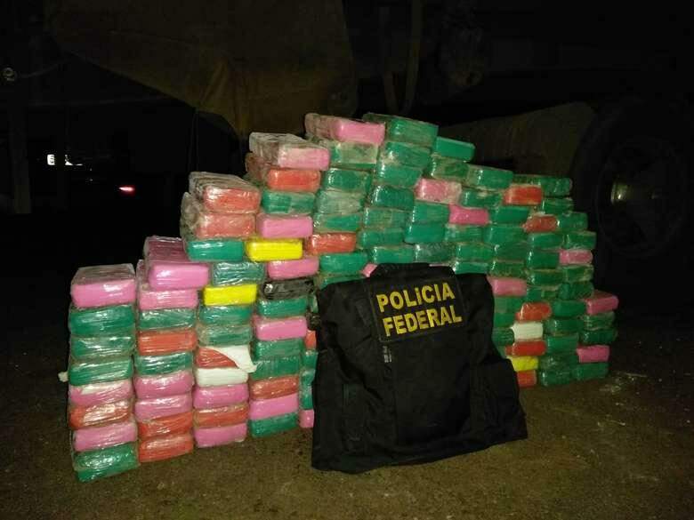Polícia Federal prende motorista de carreta e apreende 158 quilos de cocaína