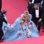 Com look “Cinderela”, Sharon Stone cruza tapete vermelho do Festival de Cannes