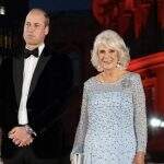 Kate e William se juntam a Charles e Camilla e membros da realeza roubam o show na estreia de James Bond