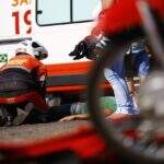 Motorista fecha e derruba ‘motoqueiros’ na Rui Barbosa e espera PM dentro de Evoque