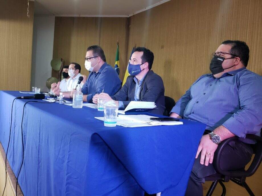 Decreto de Alan Guedes determina que servidores cedidos se reapresentem ao município