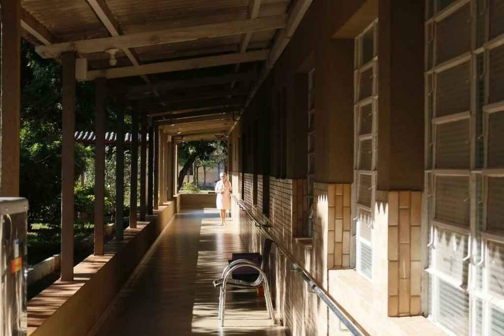 Com visitas restritas e sem jornais nas TVs, coronavírus muda rotina nos asilos de Campo Grande