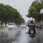 Campo Grande registra chuva com trovoadas e ventos podem chegar a 60km/h
