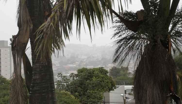 Inmet emite alerta para chuva intensa para 15 municípios do MS