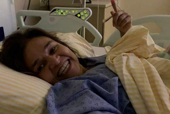 Claudia Rodrigues recebe alta do hospital após acidente doméstico