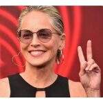 Sharon Stone é bloqueada em aplicativo de relacionamentos e reclama na web