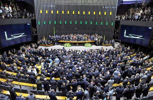 PT pede que autoridades se expliquem ao Congresso sobre caso Lula