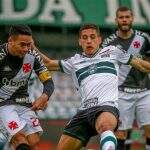 Com gol de pênalti no final, Coritiba bate time alternativo do Vasco por 1 a 0