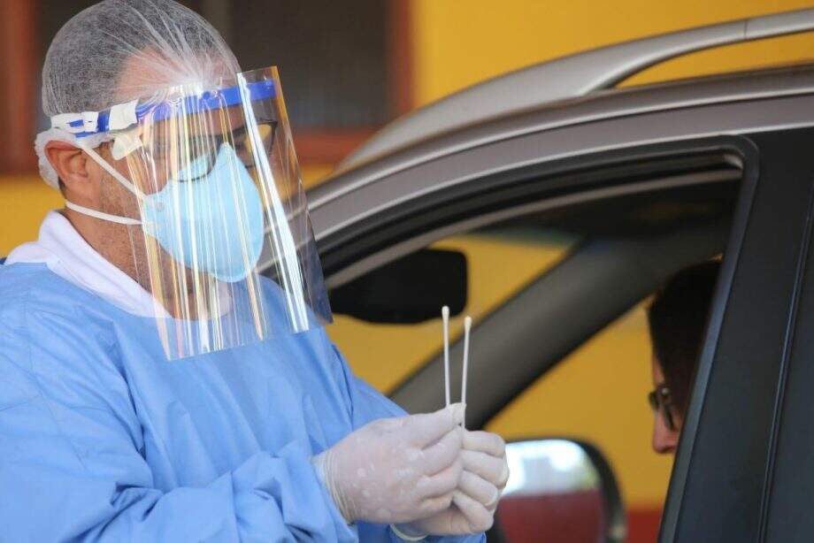 Laboratório da UFGD passa a fazer exames coletados em Drive Thru de Dourados