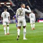 Mbappé resolve fora de casa e PSG sustenta vantagem de 20 pontos no Francês