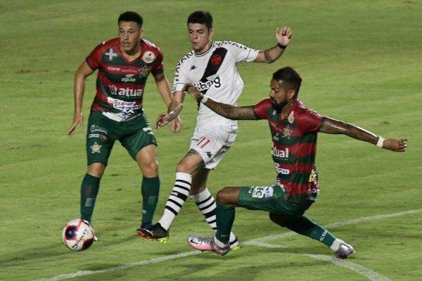 Com garotada, Vasco perde para a Portuguesa na estreia no Carioca