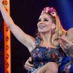 ‘Dança dos Famosos’ tem artistas sem máscara e Cléber Machado surpreende no júri