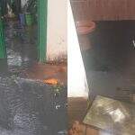 Após chuva, esgoto invade casa de moradora no Rancho Alegre II