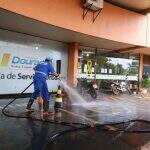 Prefeitura de Dourados faz a limpeza e desinfecção de espaços públicos