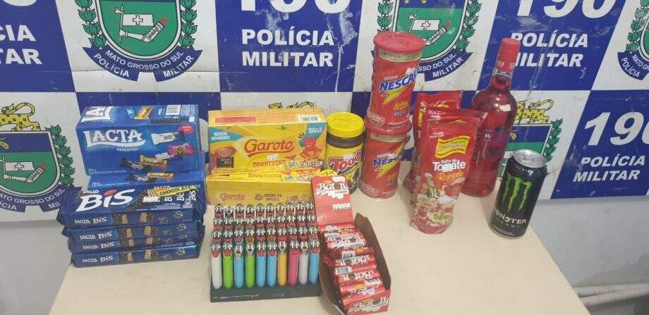 Só coisa boa: ladrão furta caixas de bombom, Bis e achocolatados em supermercado