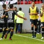 Romero brilha de novo, e Corinthians goleia o Vasco fora
