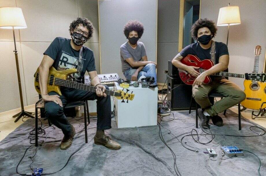 Com lançamento para abril, El Trio finaliza gravação do seu primeiro EP