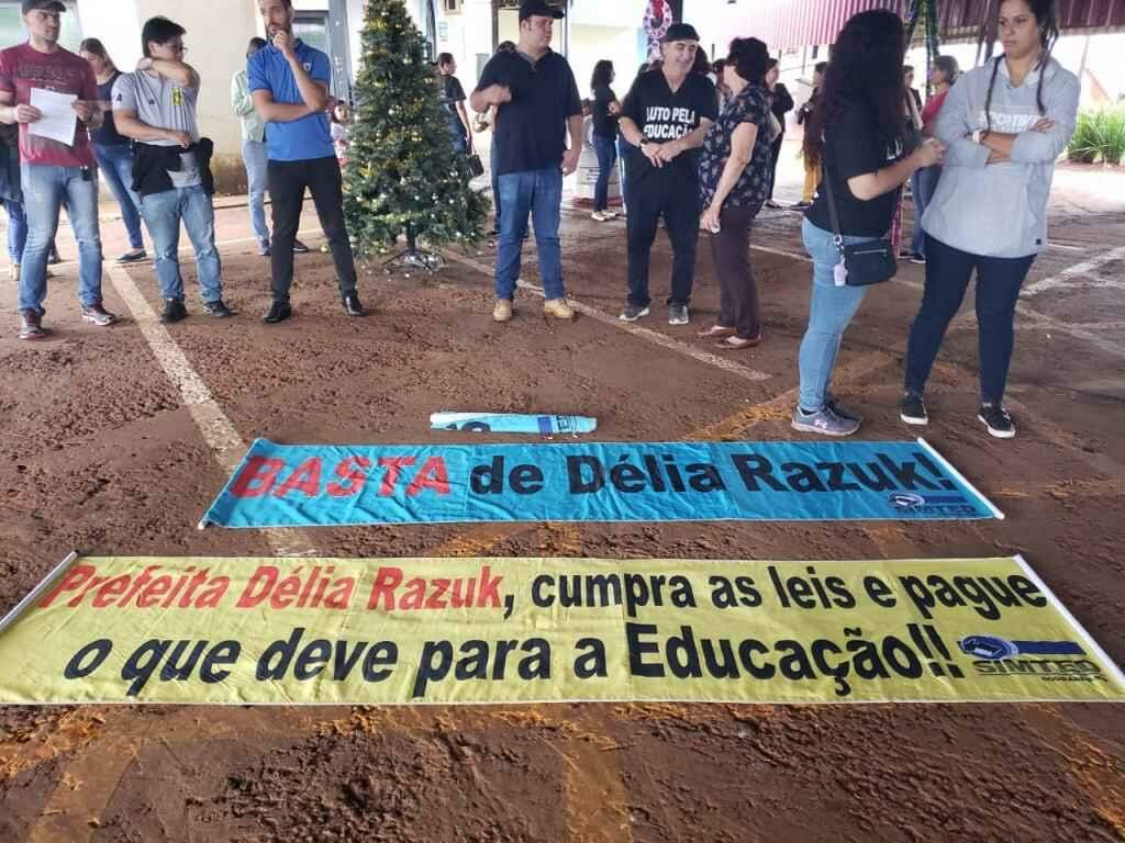 Professores cobram pagamento em dia. (Foto: Divulgação)