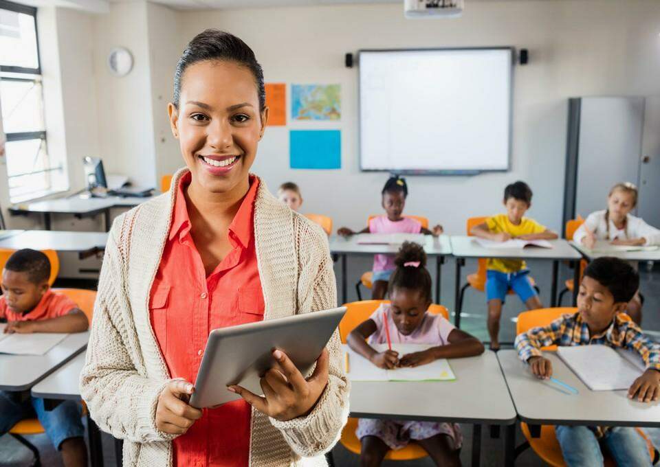 Bolsas da Capes incentivam a formação de professores da educação básica