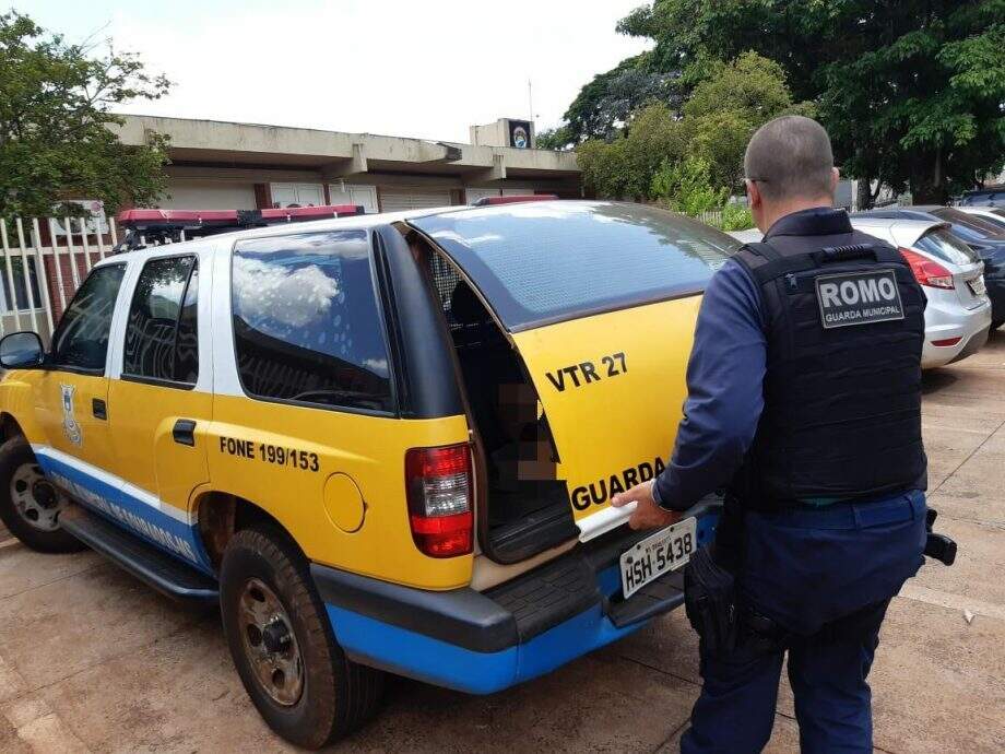 Ladrões de veículos são presos após roubo de motocicleta em Dourados