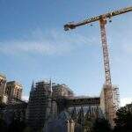 “Clima, tome medidas”: o Greenpeace desafia o governo com uma faixa acima de Notre-Dame