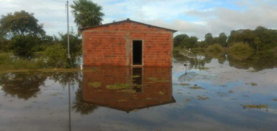 PMA ajuda no resgate de 16 famílias após enchente no Rio Miranda