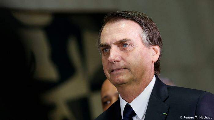 “Exército transpira e respira democracia e liberdade”, diz Bolsonaro