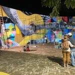 ‘Show ao vivo’: artistas e produtores locais prestigiam arte de Kobra em Coxim