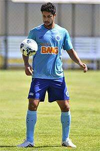 Léo testa positivo e se torna 3º caso de coronavírus no elenco do Cruzeiro