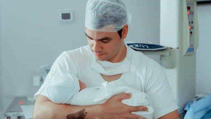 Com coronavírus, Luccas Neto chora por não poder ver filho recém-nascido