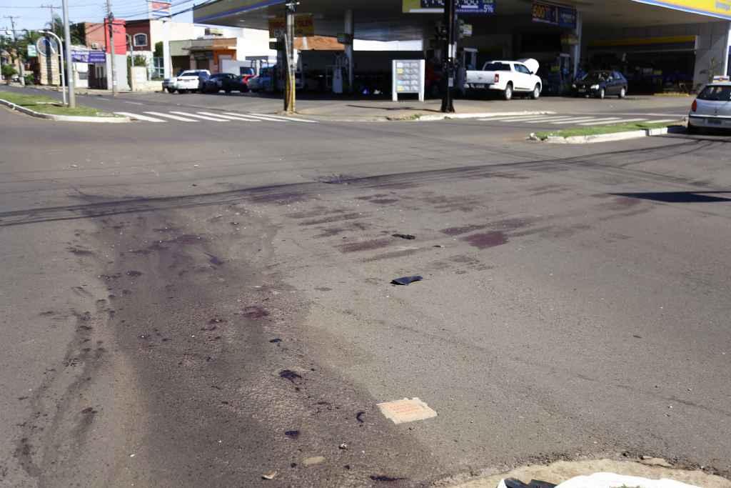 Acidente aconteceu em cruzamento da Vila Planalto (Foto: Leonardo de França