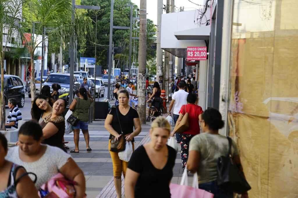 Comércio de MS abrirá 5 mil vagas no fim do ano; 1,5 mil só em Campo Grande