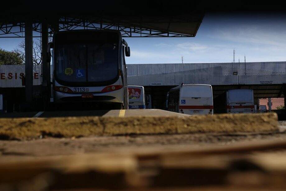 Vista da garagem da Viação Jaguar