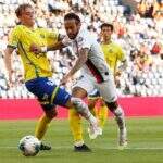 Neymar dá show em goleada do PSG no amistoso contra Waasland-Beveren