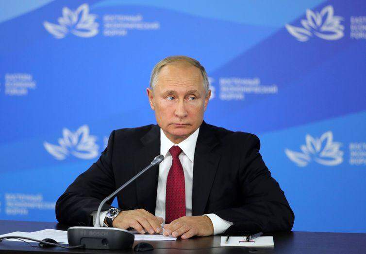Rússia: Putin flexibiliza isolamento, apesar do avanço do coronavírus no país