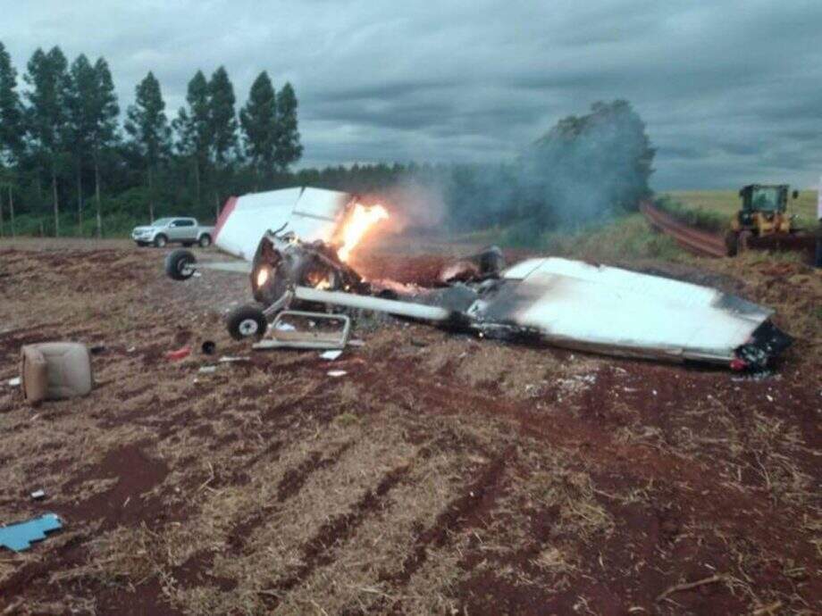 Queda de aeronave logo após decolagem mata piloto e mecânico no Paraguai