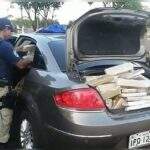 Durante perseguição, PRF atira contra pneus e para traficante com mais de 700 quilos de maconha