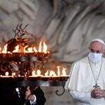 Papa doa testes de Covid-19 para moradores de rua em Roma