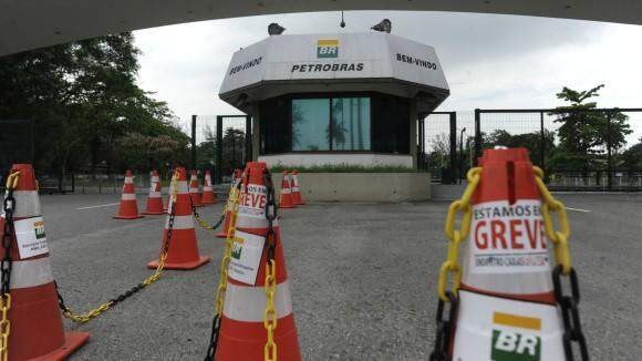 Petrobras diz que há “paralisações pontuais” em unidades operacionais