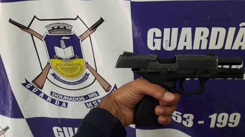 O rapaz não não tinha registro e nem porte de arma. (Foto: Divulgação)