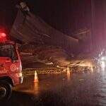 Tempestade destelhou casas em Pedro Juan Caballero e moradores ficaram sem energia