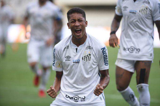 Em dia de Soteldo, Santos mantém embalo e ganha apertado do lanterna Botafogo