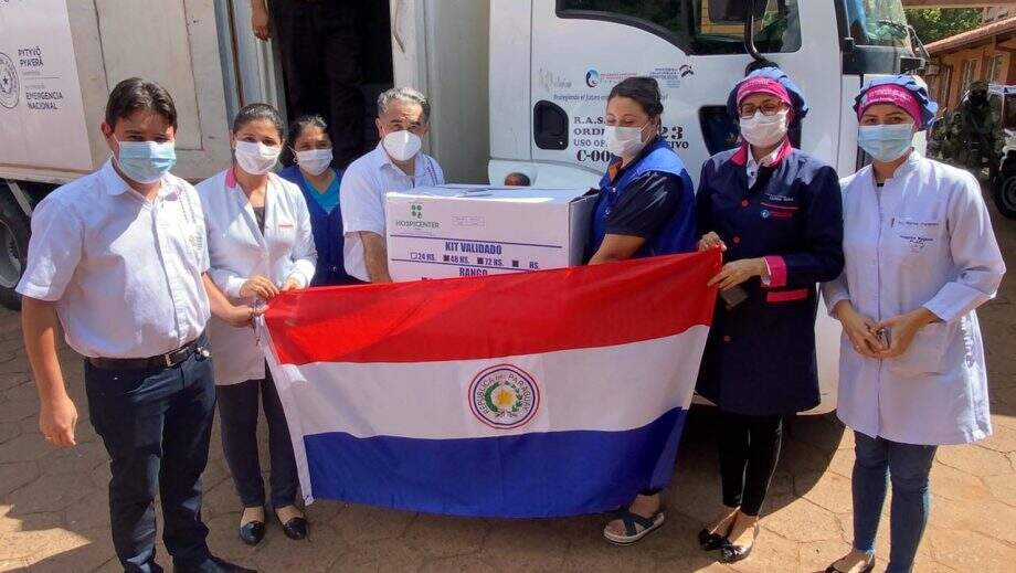 Cidade paraguaia que faz fronteira com MS recebe as primeiras doses de vacina contra Covid-19