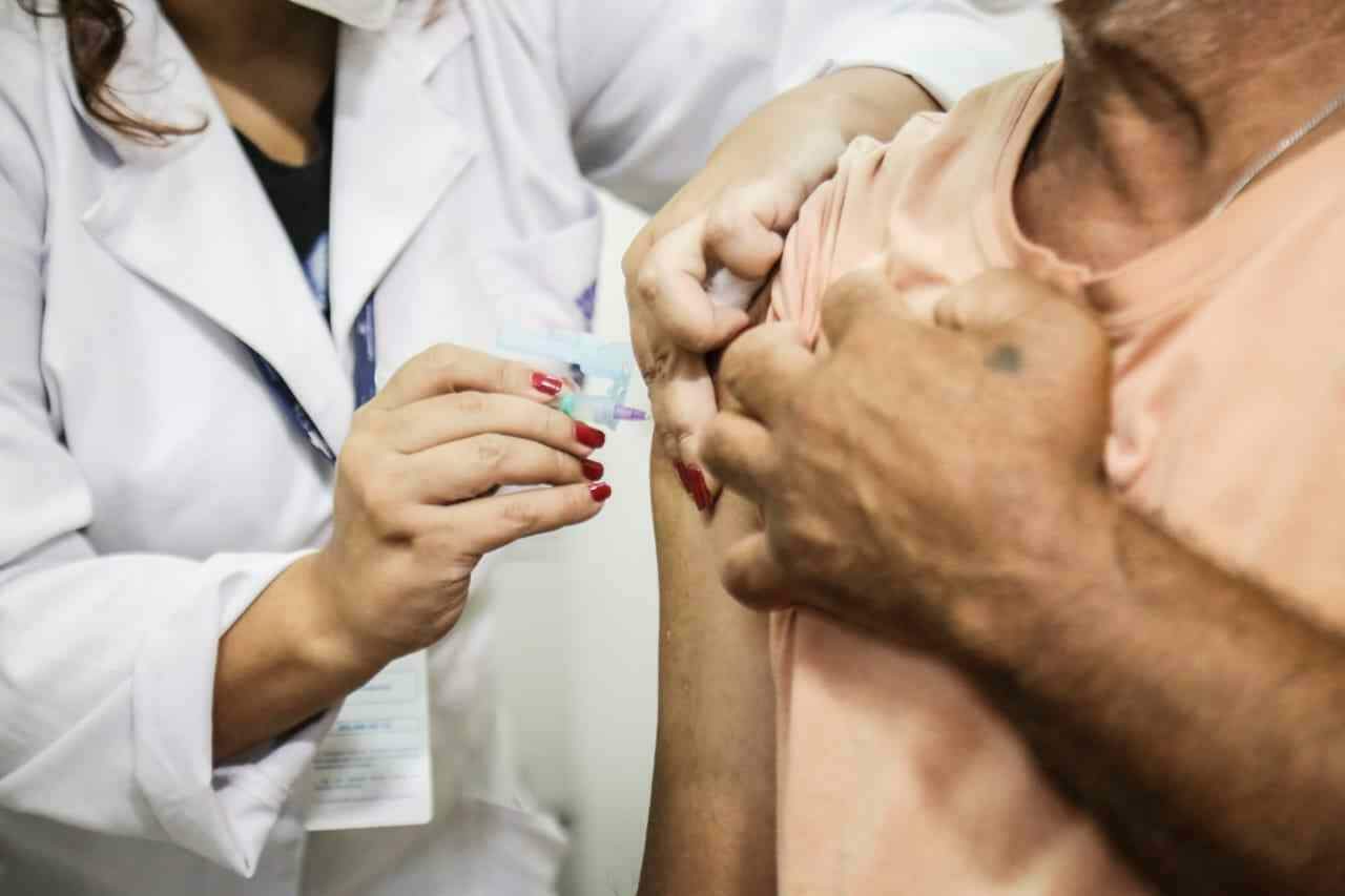 OMS vai enviar ao Brasil até 14 milhões de doses da vacina a partir de fevereiro