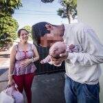 Marido de venezuelana morta por coronavírus em MS precisa de ajuda para cuidar de filhos