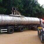 PRF apreende 300 quilos de maconha escondida em caminhão-tanque