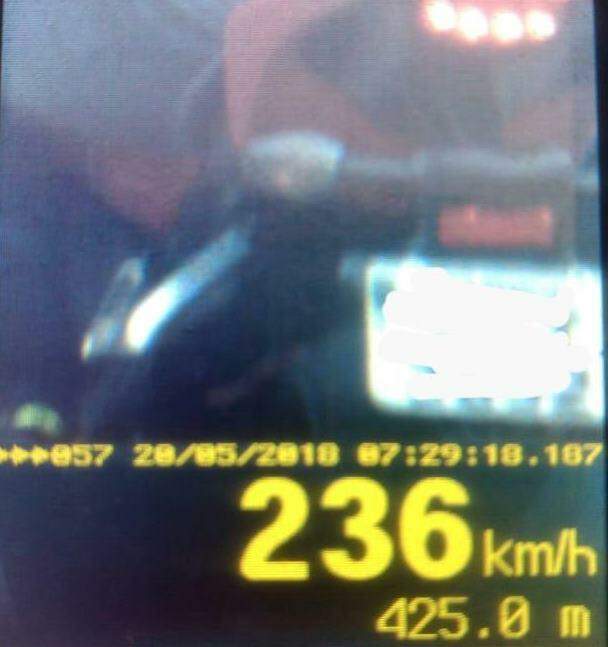 Motociclista é flagrado pela PRF a 236 km/h na BR-060