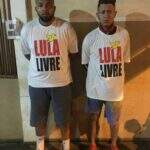 Dupla com camiseta ‘Lula Livre’ é presa com 165 kg de maconha e skank