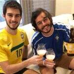 Túlio Gadelha posta foto tomando uma “breja” com filho de Fátima Bernardes