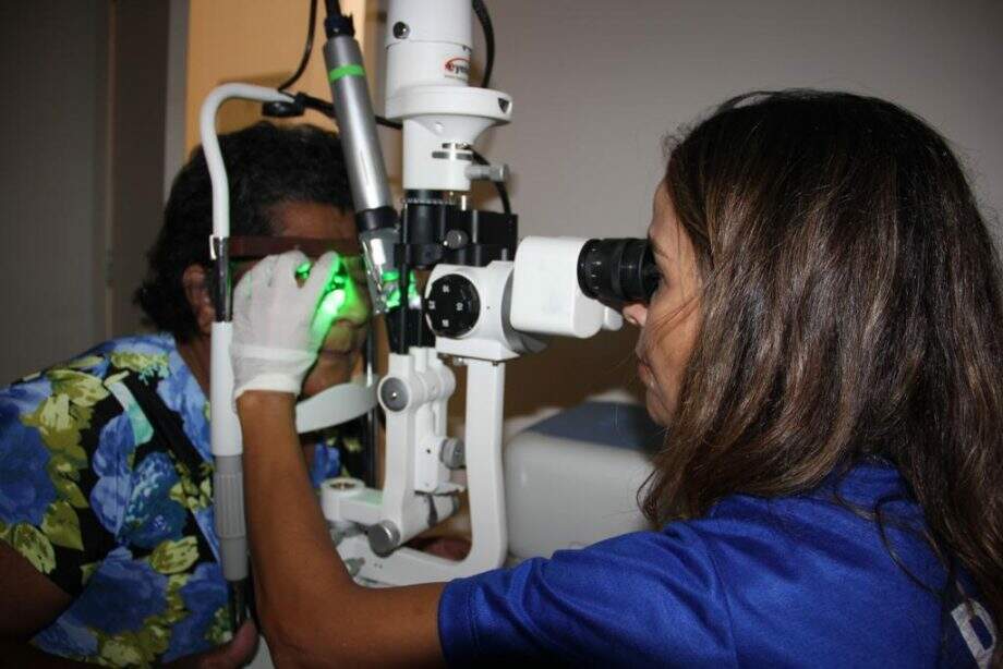 Com mais de 4 mil na fila por exame, mutirão atende 250 diabéticos com risco de perder a visão